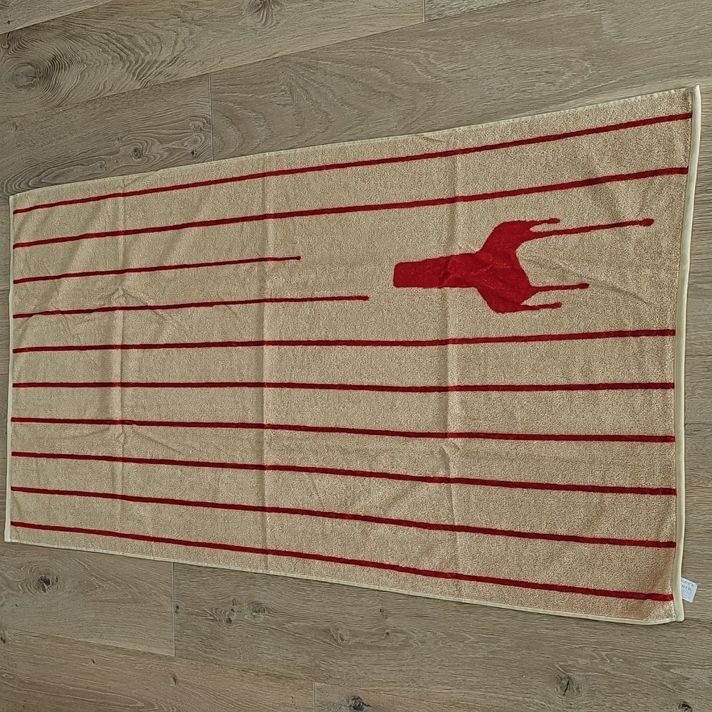 NWOT Makers Mark Towel with Bottle Design